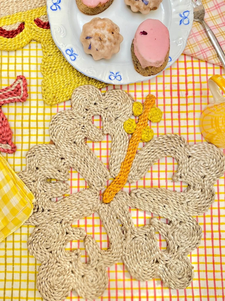 The Jacksons Natural Hibiscus Placemat - Handmade Eco-Friendly Table Mat for Dining & Decor