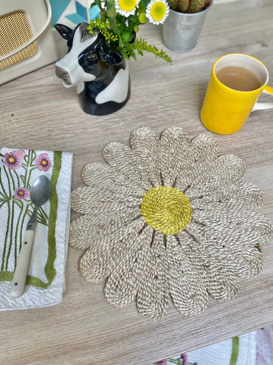The Jacksons Yellow Daisy Floral Table Placemat - Decorative Kitchen Dining Mat