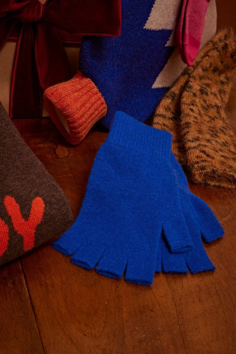 "Jumper 1234 Cashmere Fingerless Gloves – Soft Warm Unisex Winter Gloves for Men & Women"